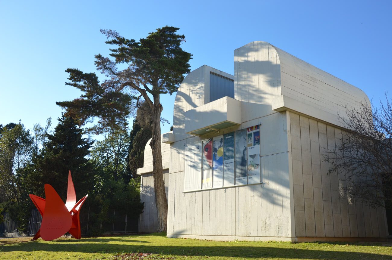 La façade ouest de la Fondation Miró Barcelone.