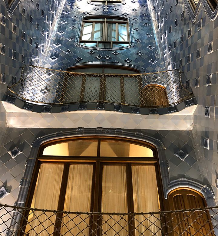 façade intérieure de la Casa Batlló à Barcelone